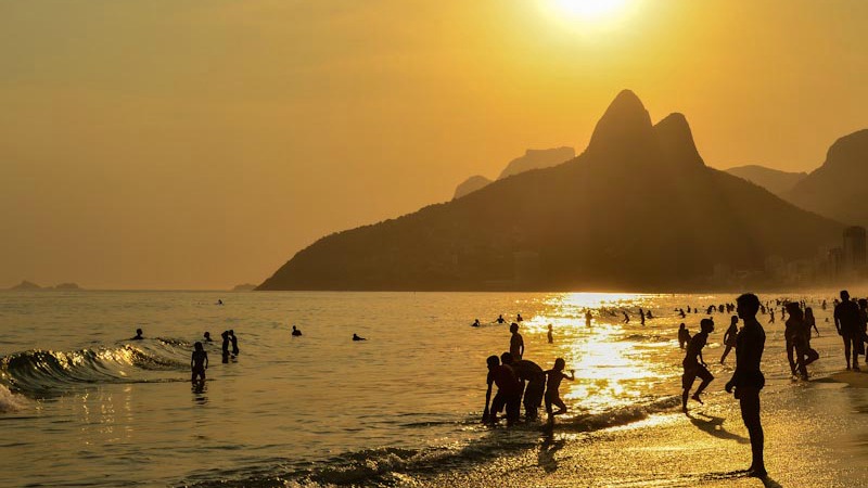 P&ocirc;r do sol no Arpoador